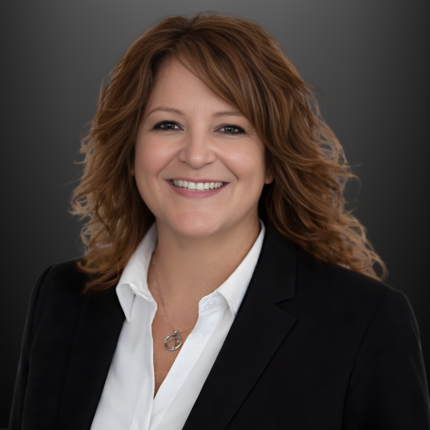 Candace McMullen Headshot Dec 25 (1)