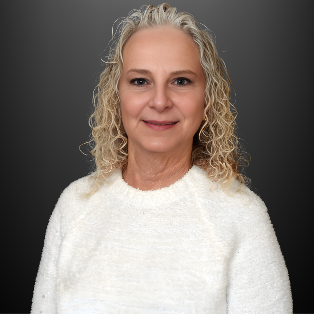 Karen Hartung Headshot Dec 25